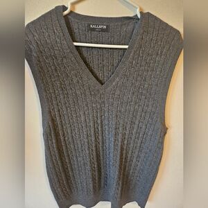 Kallspin Gray Cable Knit Sweater Vest